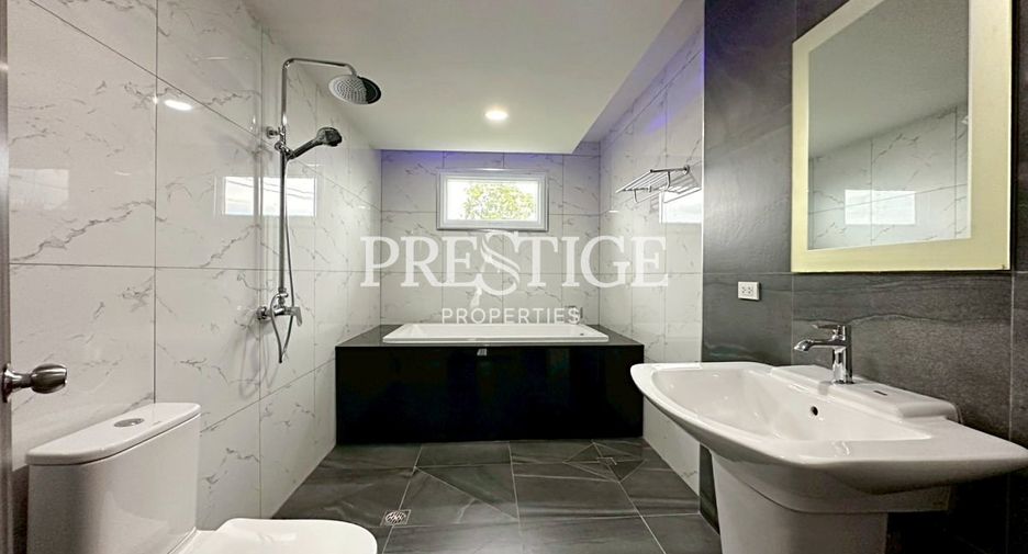 For sale 3 bedrooms house in Bang Lamung, Chonburi