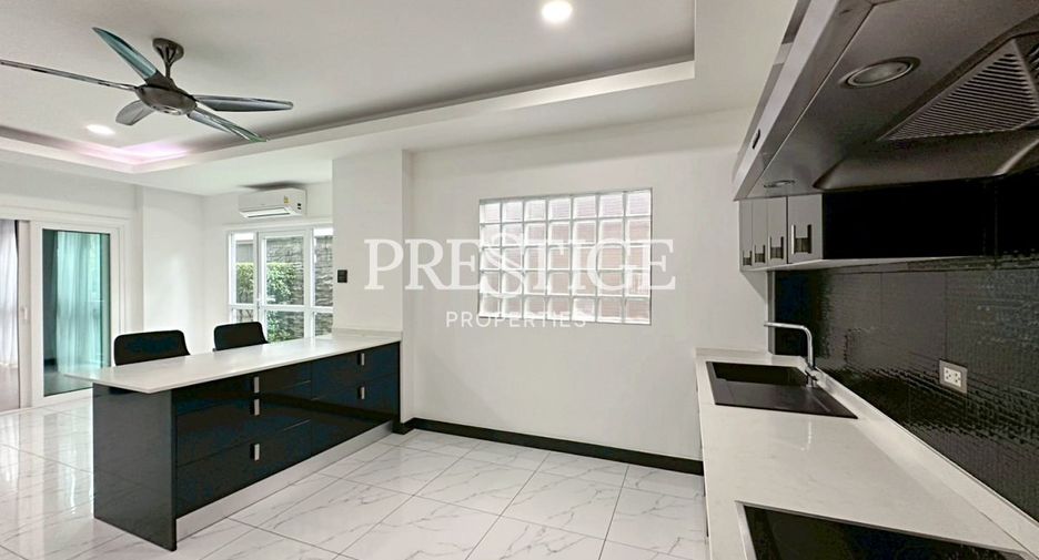 For sale 3 bedrooms house in Bang Lamung, Chonburi