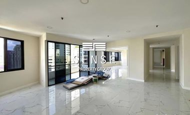 For rent 4 bed condo in Watthana, Bangkok