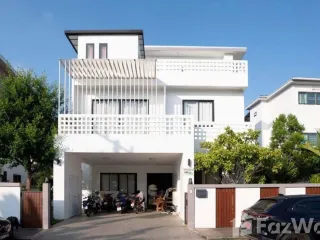 For sale 6 Beds house in Mueang Chiang Mai, Chiang Mai