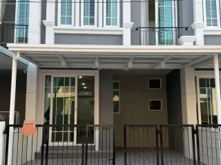 For rent 3 bed townhouse in Mueang Chiang Mai, Chiang Mai