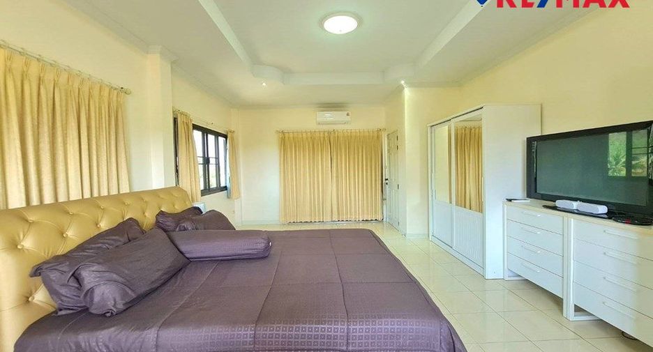For sale 4 bed house in Sattahip, Chonburi