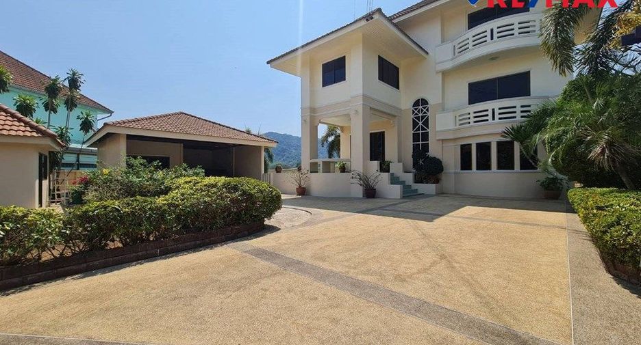 For sale 4 bed house in Sattahip, Chonburi