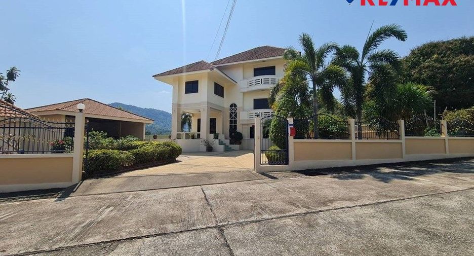 For sale 4 bed house in Sattahip, Chonburi