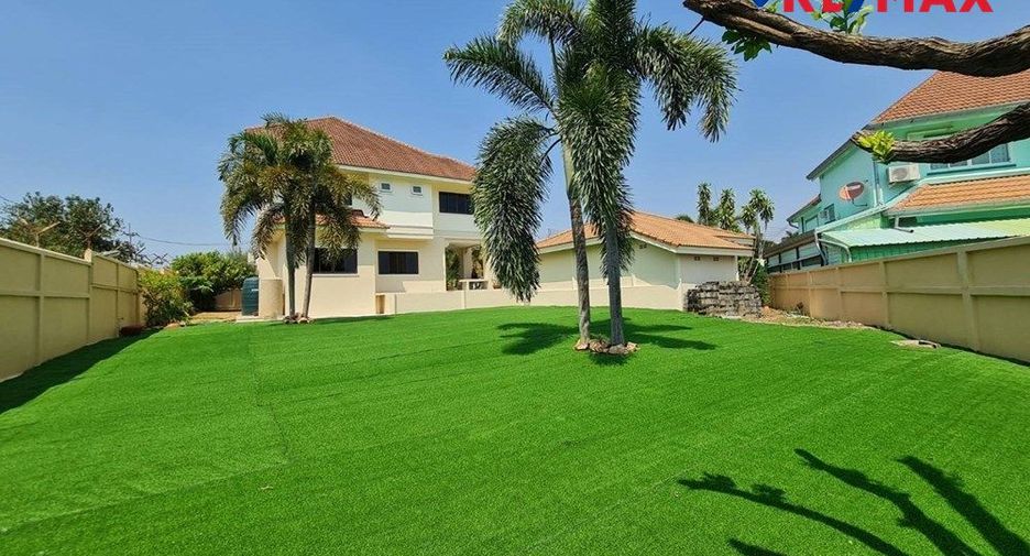 For sale 4 bed house in Sattahip, Chonburi