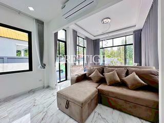 Haus zum Kauf mit 4 Zimmer in Bang Lamung, Chonburi