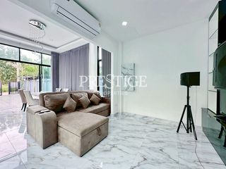Haus zum Kauf mit 4 Zimmer in Bang Lamung, Chonburi