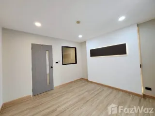 For sale 1 bed condo in Wang Thonglang, Bangkok