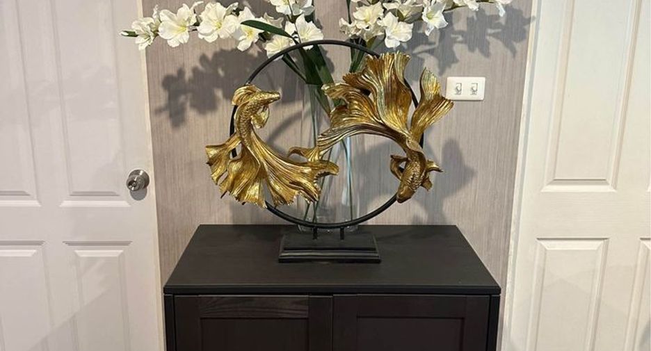 For sale 2 bed condo in Huai Khwang, Bangkok
