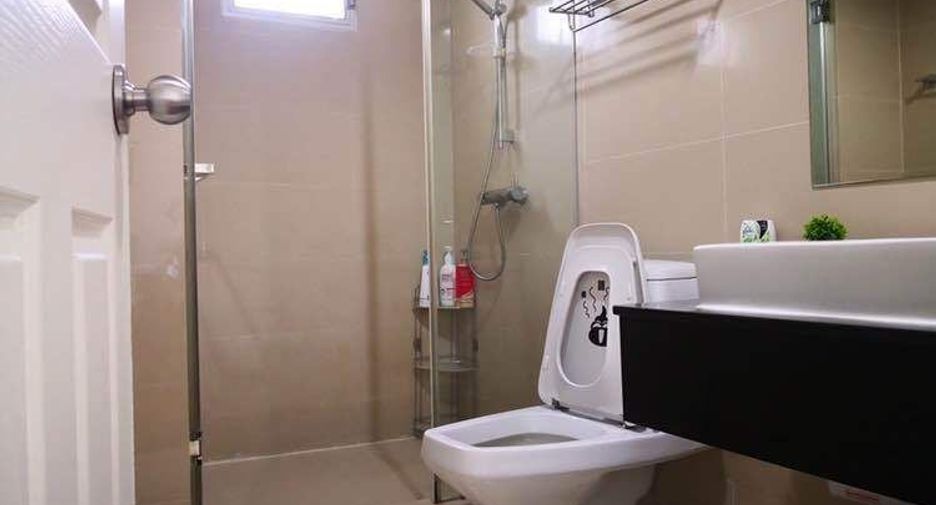 For sale 2 bed condo in Huai Khwang, Bangkok