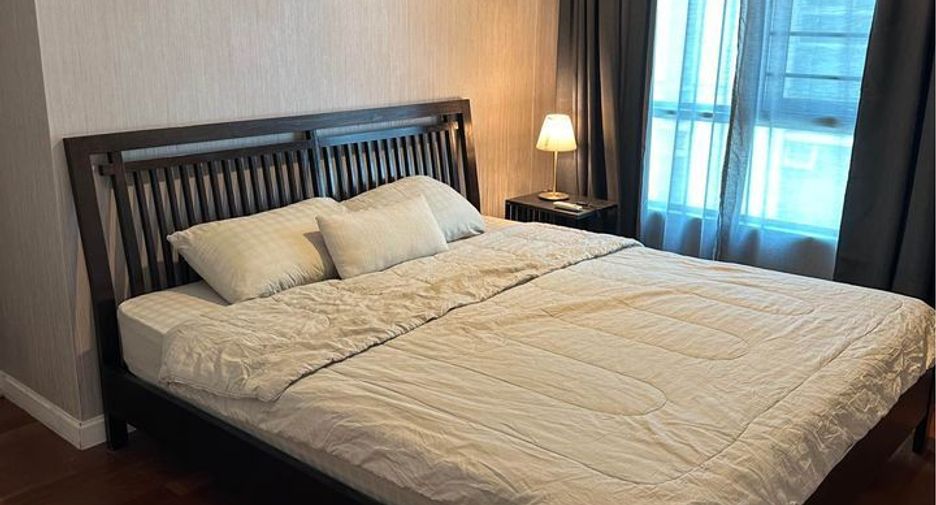 For sale 2 bed condo in Huai Khwang, Bangkok