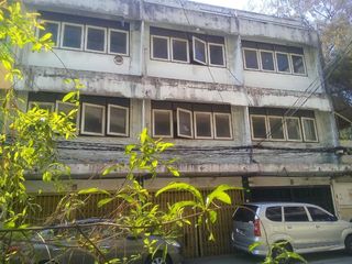 For sale 5 bed townhouse in Phasi Charoen, Bangkok