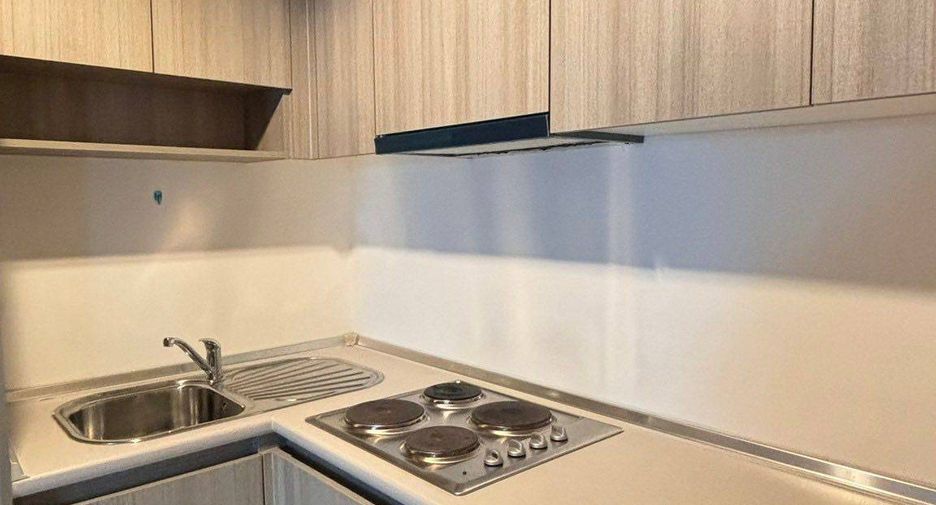 For sale 2 bed condo in Huai Khwang, Bangkok