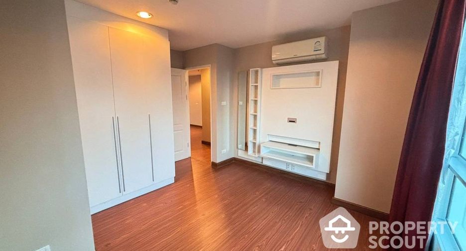 For sale 2 bed condo in Huai Khwang, Bangkok