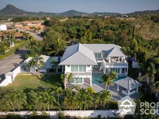 For sale 6 bed villa in Sattahip, Chonburi
