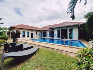 For rent 4 bed house in East Pattaya, Pattaya