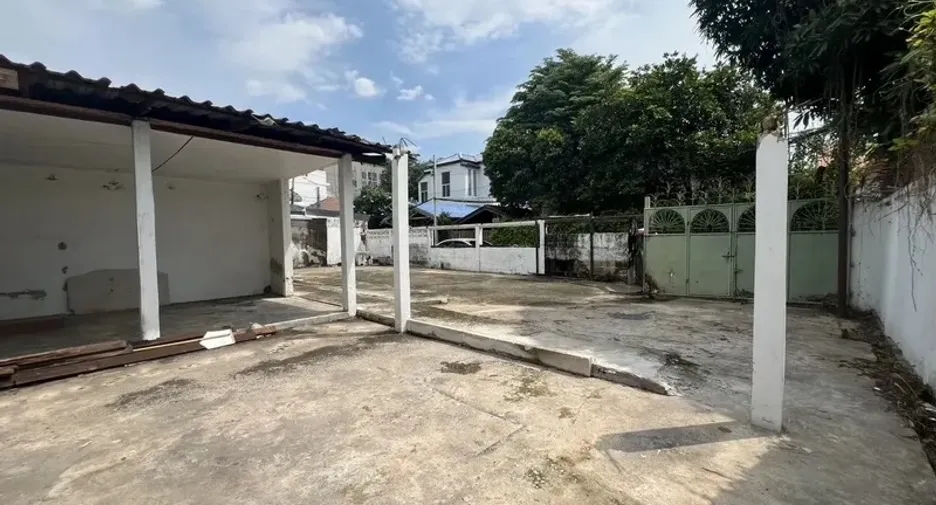Casa en alquiler de estudio en Phra Khanong, Bangkok