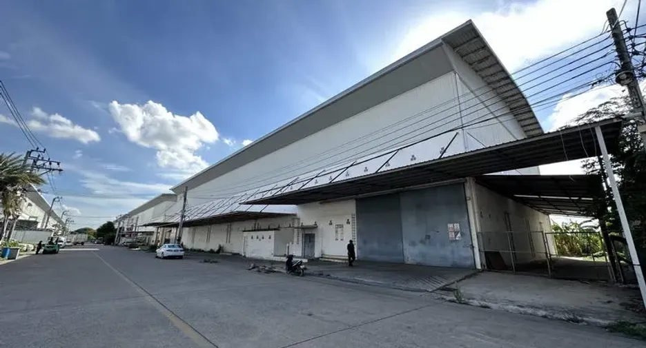 For rent warehouse in Bang Bua Thong, Nonthaburi