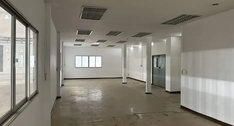 For rent warehouse in Bang Bua Thong, Nonthaburi