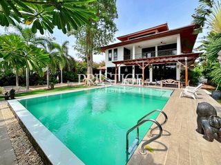 For sale and for rent 4 bed house in East Pattaya, Pattaya