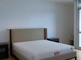 For rent 3 bed condo in Pathum Wan, Bangkok