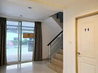 For rent 2 bed townhouse in Mueang Chiang Mai, Chiang Mai