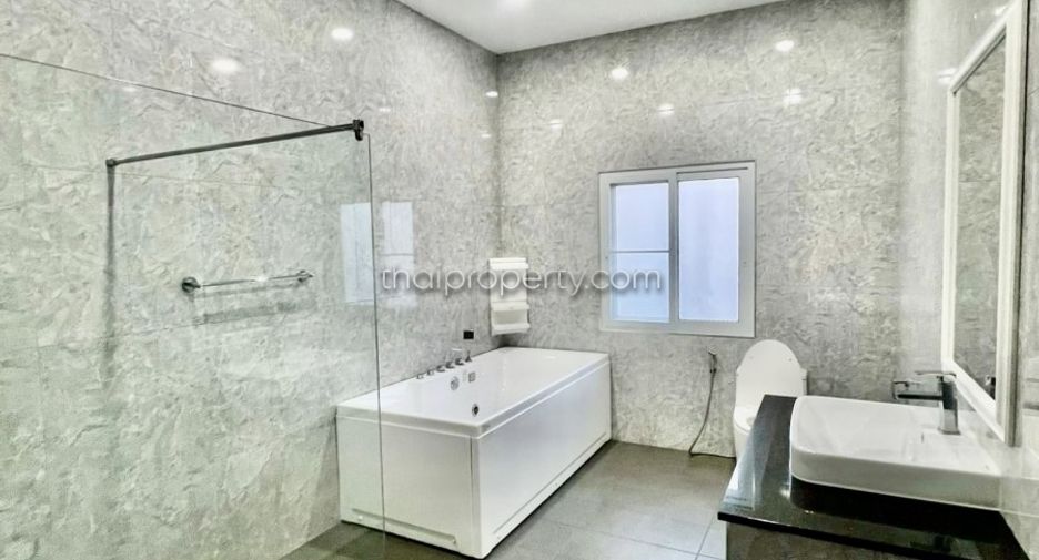 For sale and for rent studio house in Bang Lamung, Chonburi