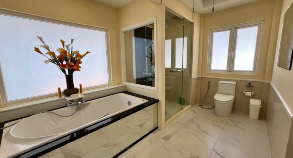 For sale 4 bedrooms house in South Pattaya, Pattaya