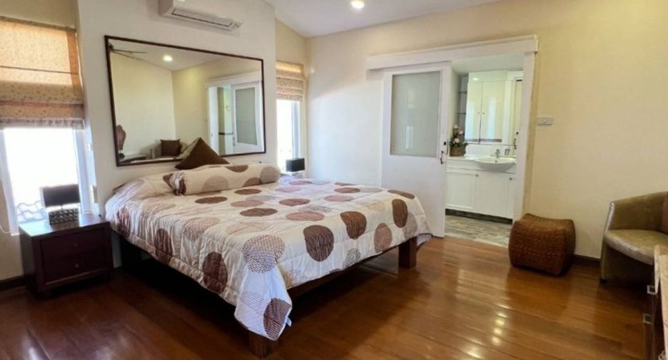 For sale 4 bedrooms house in South Pattaya, Pattaya