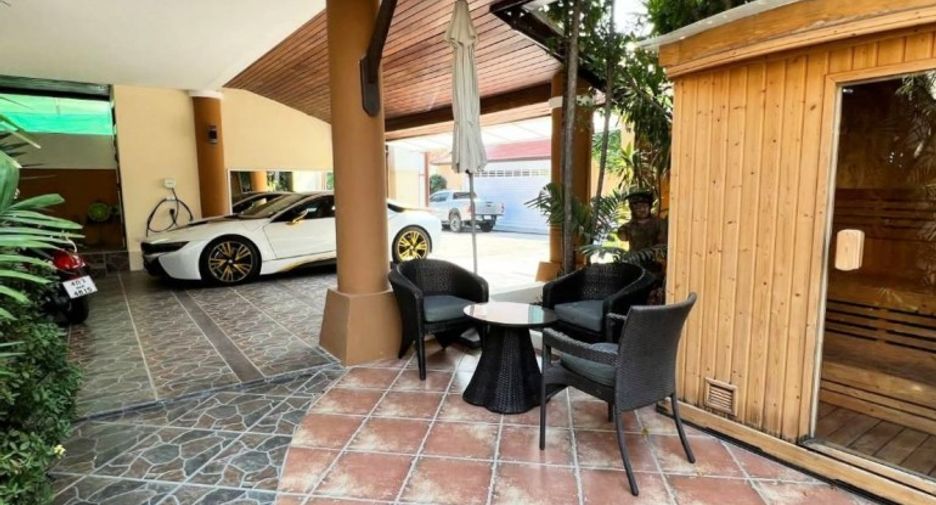 For sale 4 bedrooms house in South Pattaya, Pattaya