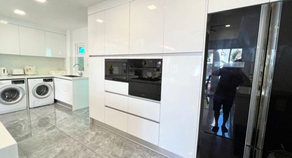 For sale 4 bedrooms house in South Pattaya, Pattaya