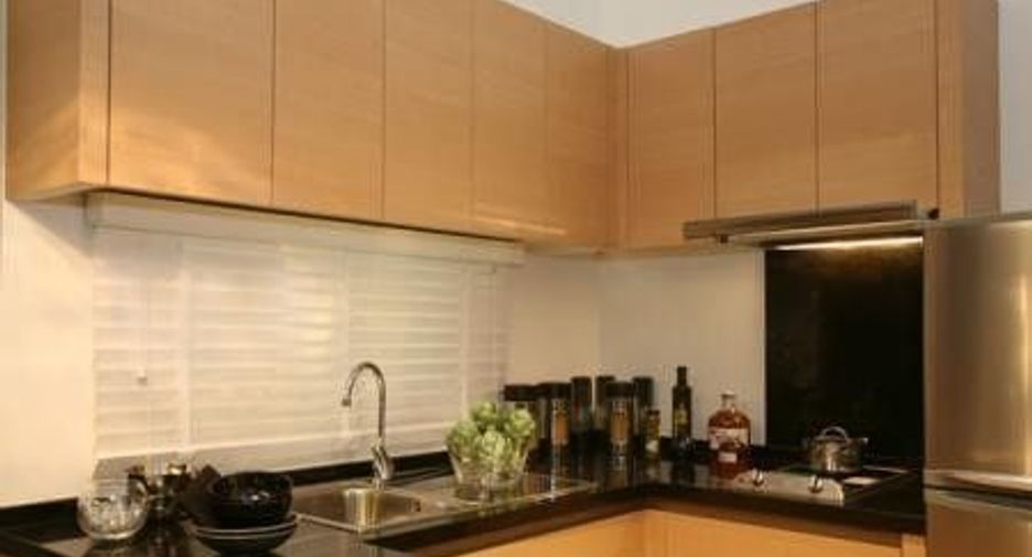 For rent 3 bed condo in Watthana, Bangkok