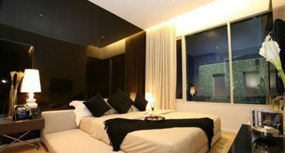 For rent 3 bed condo in Watthana, Bangkok
