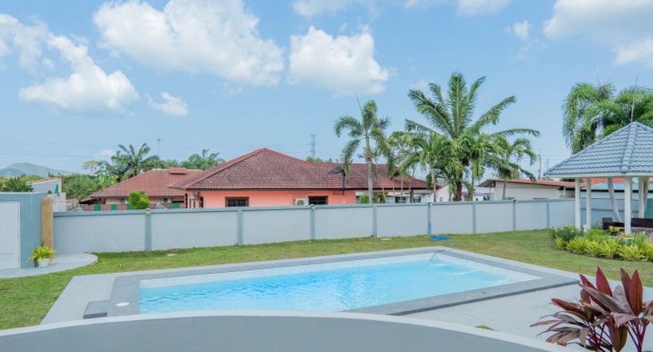 Haus zum Kauf mit 3 Zimmer in Bang Saray, Pattaya