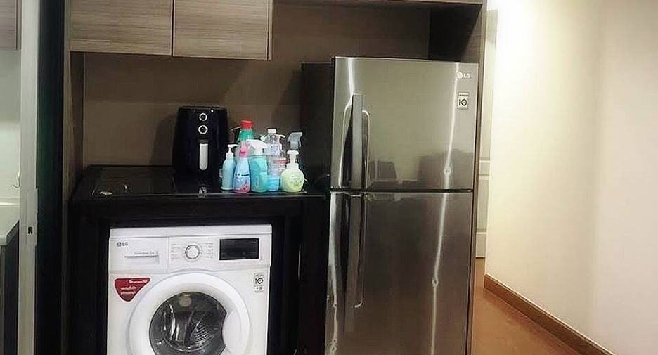 For rent 3 bed condo in Huai Khwang, Bangkok