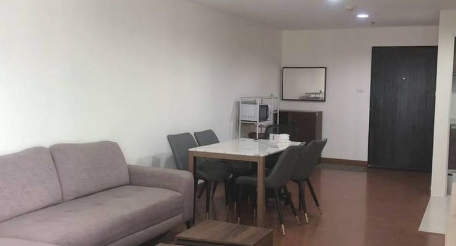 For rent 3 bed condo in Huai Khwang, Bangkok
