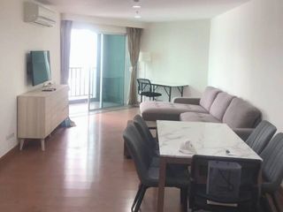 For rent 3 Beds condo in Huai Khwang, Bangkok