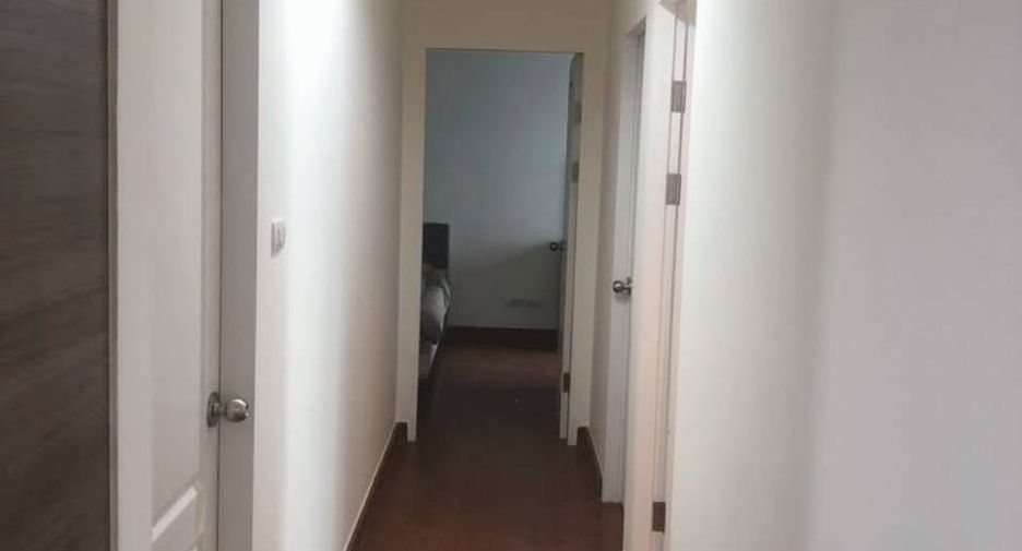 For rent 3 bed condo in Huai Khwang, Bangkok