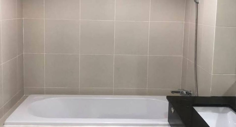 For rent 3 bed condo in Huai Khwang, Bangkok
