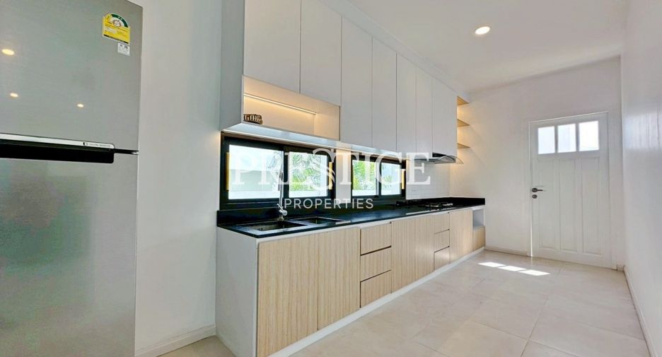 Haus zur Miete mit 3 Zimmer in Bang Lamung, Chonburi