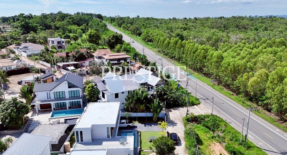 Haus zur Miete mit 3 Zimmer in Bang Lamung, Chonburi