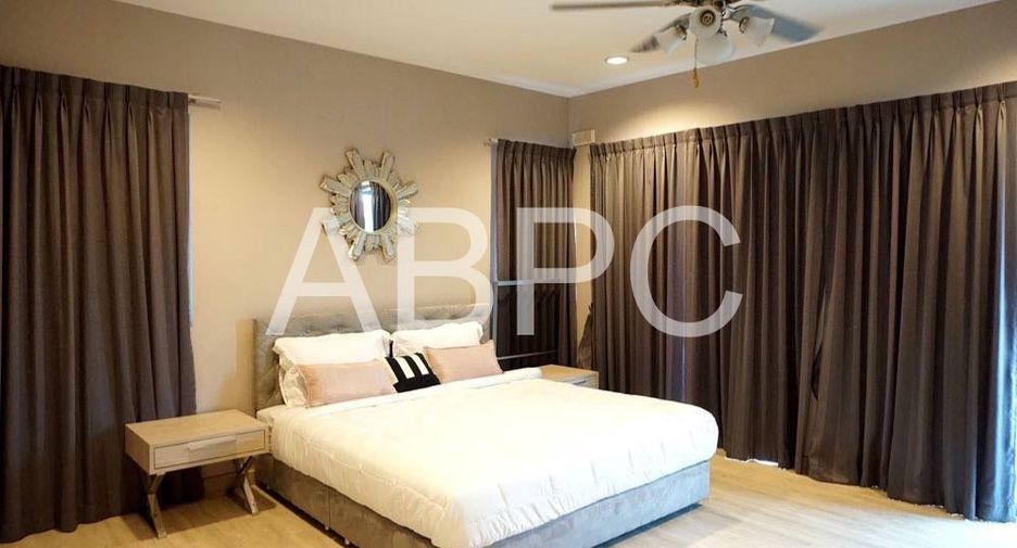 Haus zur Miete mit 4 Zimmer in Bang Lamung, Chonburi