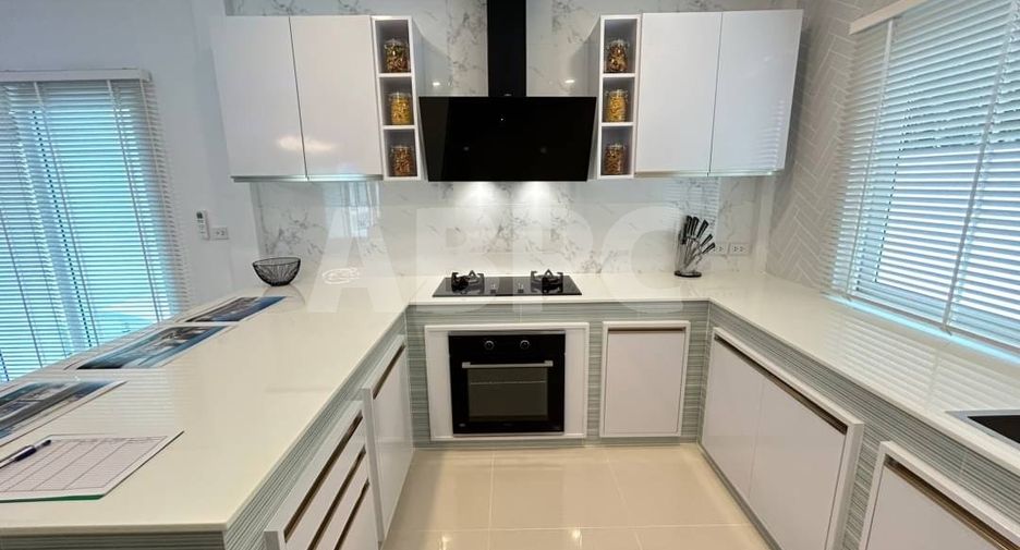 For rent 4 bedrooms house in Bang Lamung, Chonburi
