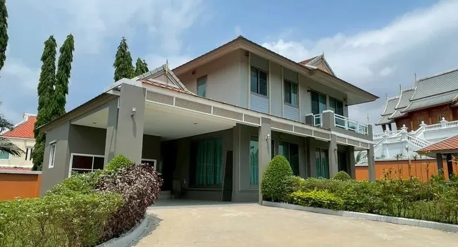For rent 4 bedrooms house in Bang Lamung, Chonburi