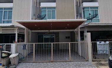 For sale 4 Beds townhouse in Phutthamonthon, Nakhon Pathom