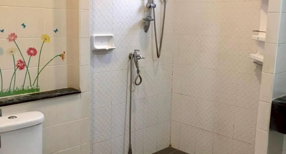 For sale 3 bed townhouse in Mueang Samut Sakhon, Samut Sakhon