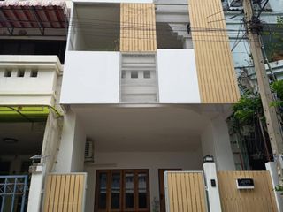 For sale 3 bed townhouse in Pak Kret, Nonthaburi