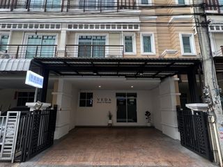 For sale 5 bed townhouse in Mueang Nonthaburi, Nonthaburi