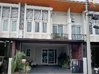 For sale 4 bed townhouse in Prawet, Bangkok