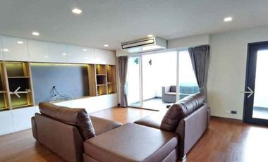 For rent 3 bed condo in Watthana, Bangkok